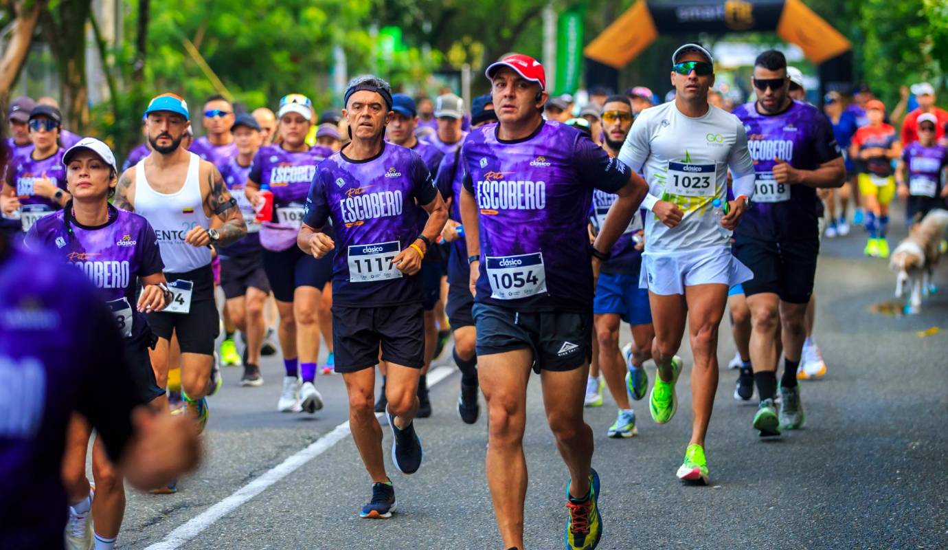 La gran novedad fue la inclusión del running (167 atletas), modalidad atlética que tuvo gran aceptación, sobre todo desafiando las duras rampas hacia la cima envigadeña. Foto: Camilo Suárez