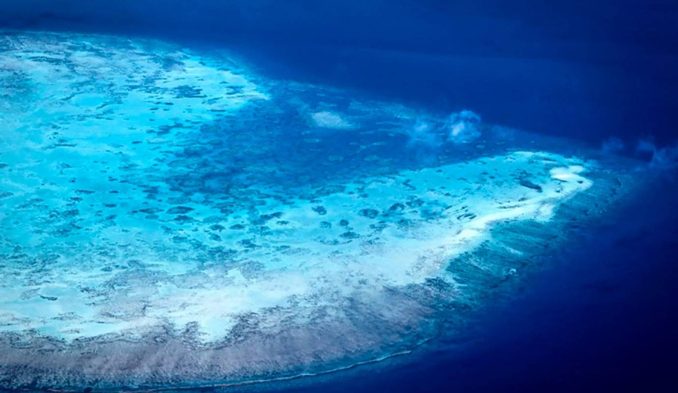 La protección y conservación de la Gran Barrera de Coral requiere acciones coordinadas a nivel global, incluyendo la reducción de las emisiones de gases de efecto invernadero y la implementación de estrategias de adaptación y mitigación. Foto: GETTY
