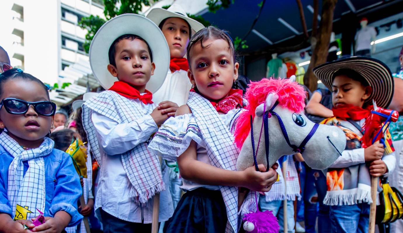 Este evento, que completa veintitrés años, fue una iniciativa de la junta directiva de Corbolívar, corporación de comerciantes del corredor de Bolívar, como una forma de crear un espacio para los niños en el centro de Medellín, en el marco de la Feria de las Flores. Foto: Esneyder Gutiérrez