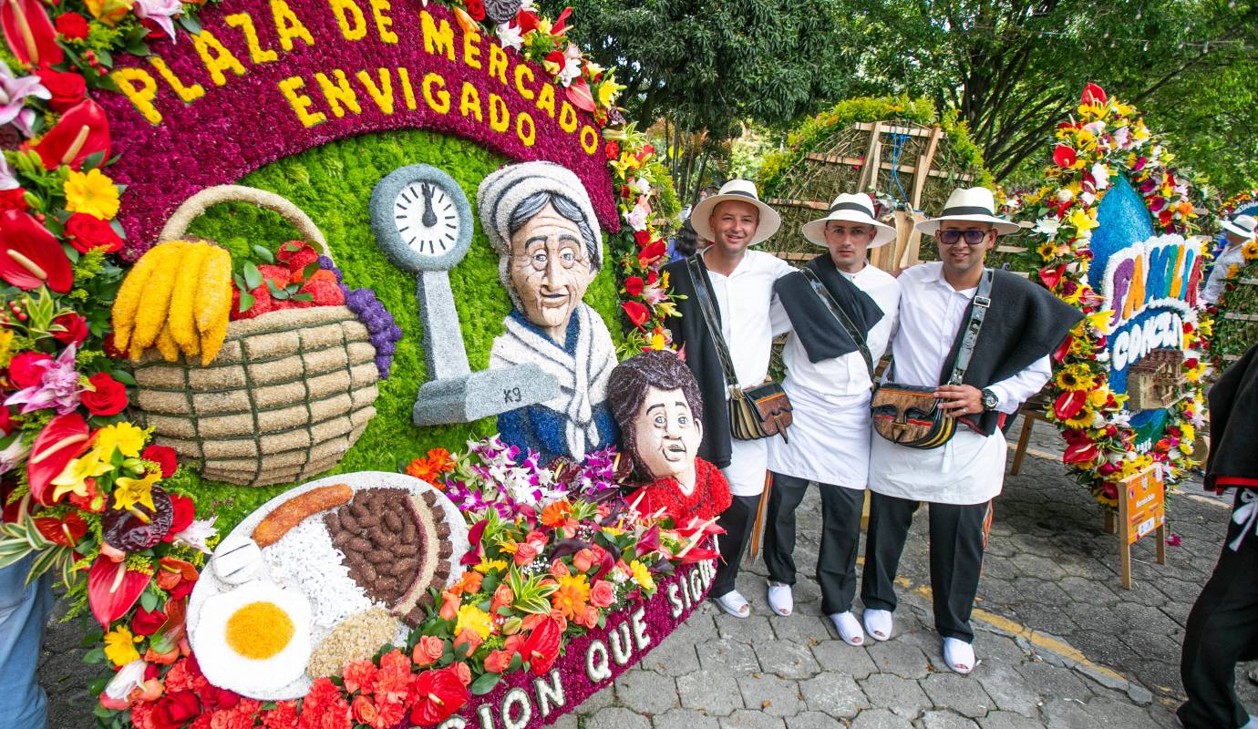 Las silletas estuvieron distribuidas en cinco categorías: monumental, tradicional, comercial, artística y emblemática, las cuales fueron evaluadas y premiadas por un jurado encargado de reconocer el esfuerzo, el simbolismo y la belleza de cada creación floral. Foto: Esneyder Gutiérrez 