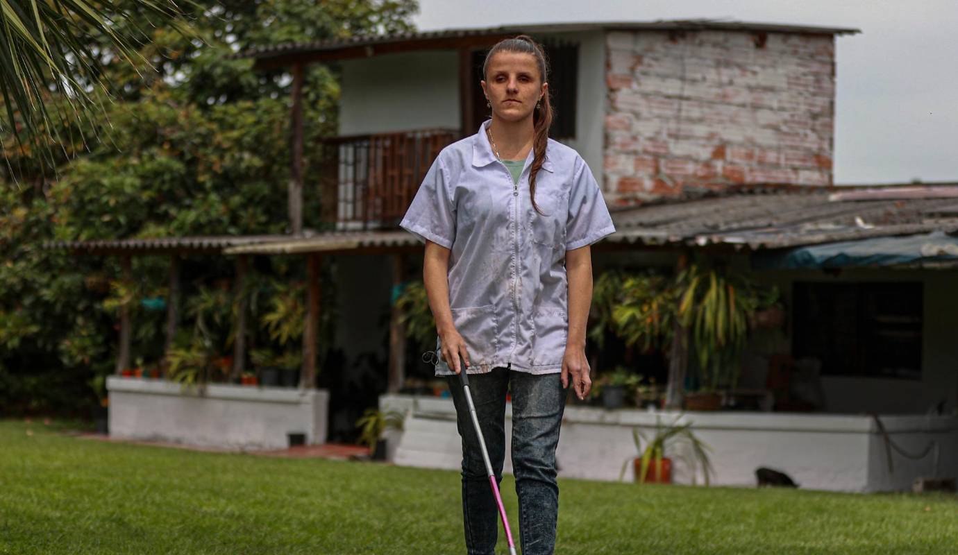 En una finca en El Carmen de Viboral, Isabel tiene hoy, su pequeño taller de cerámica, no solo es su lugar de trabajo, sino también su refugio. Foto: Manuel Saldarriaga Quintero.