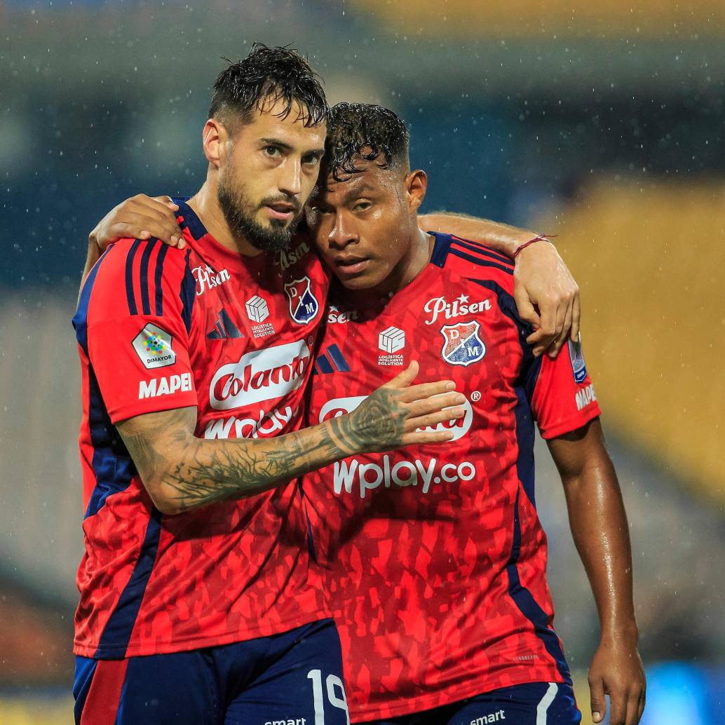 El delantero argentino Francisco Fydriszewski y el volante cordobés Léider Berrío son inicialistas del cuadro rojo de Antioquia. Foto: Camilo Suárez