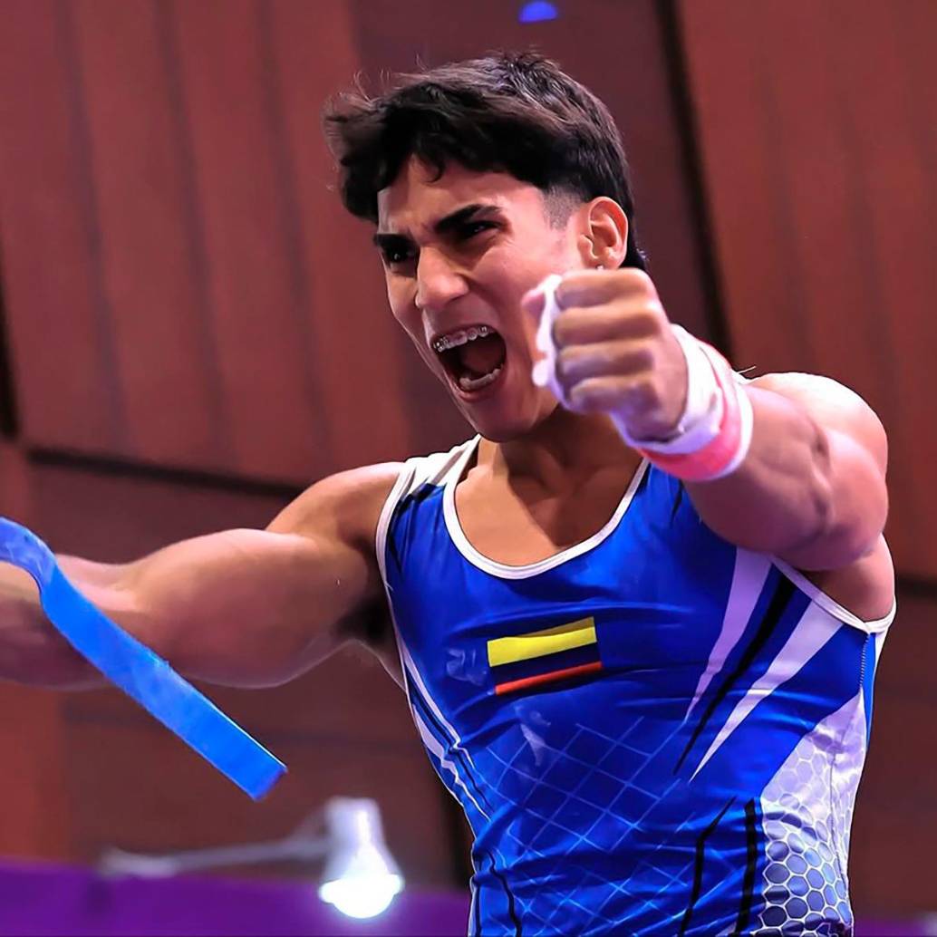 Uno de los dos festejos de Camilo Vera en el Mundial de Filipinas. FOTO CORTESÍA FEDERACIÓN INTERNACIONAL DE GIMNASIA (FIG)
