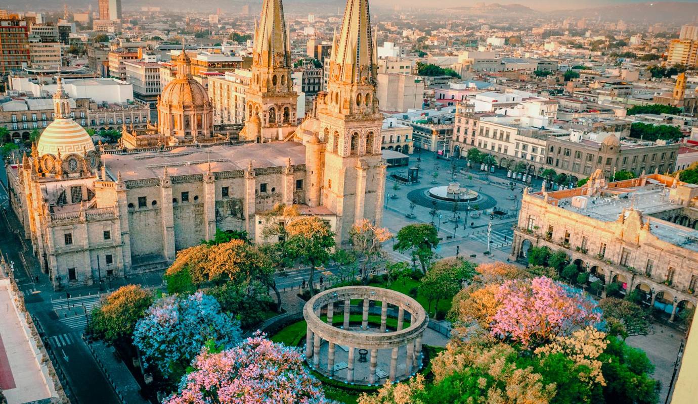 Centro Histórico de Guadalajara es el núcleo colonial de Jalisco. Concentra los edificios más emblemáticos, plazas públicas, joyas arquitectónicas y una rica oferta cultural y gastronómica. Foto: Oficina de Visitantes y Convenciones de Guadalajara