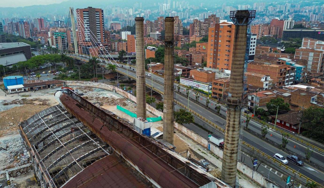 Luego el exalcalde Espinosa se encargó de reforzar esa posibilidad, señalando que desde la concepción del plan parcial quedó acordado que debía quedar “algo que genere siempre esa huella de la historia para las futuras generaciones y que quede acá en el lugar, en el sitio y en el espacio público”. Foto: Manuel Saldarriaga Quintero.