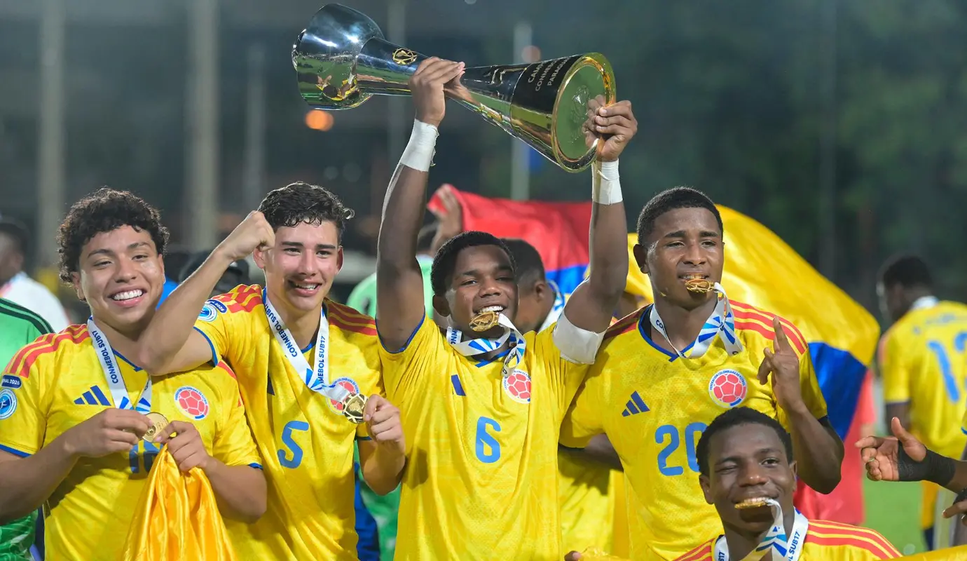 El triunfo no solo significó un nuevo título continental, sino también el fin de una larga sequía de 33 años, desde aquel recordado campeonato de 1993. Foto: AFP