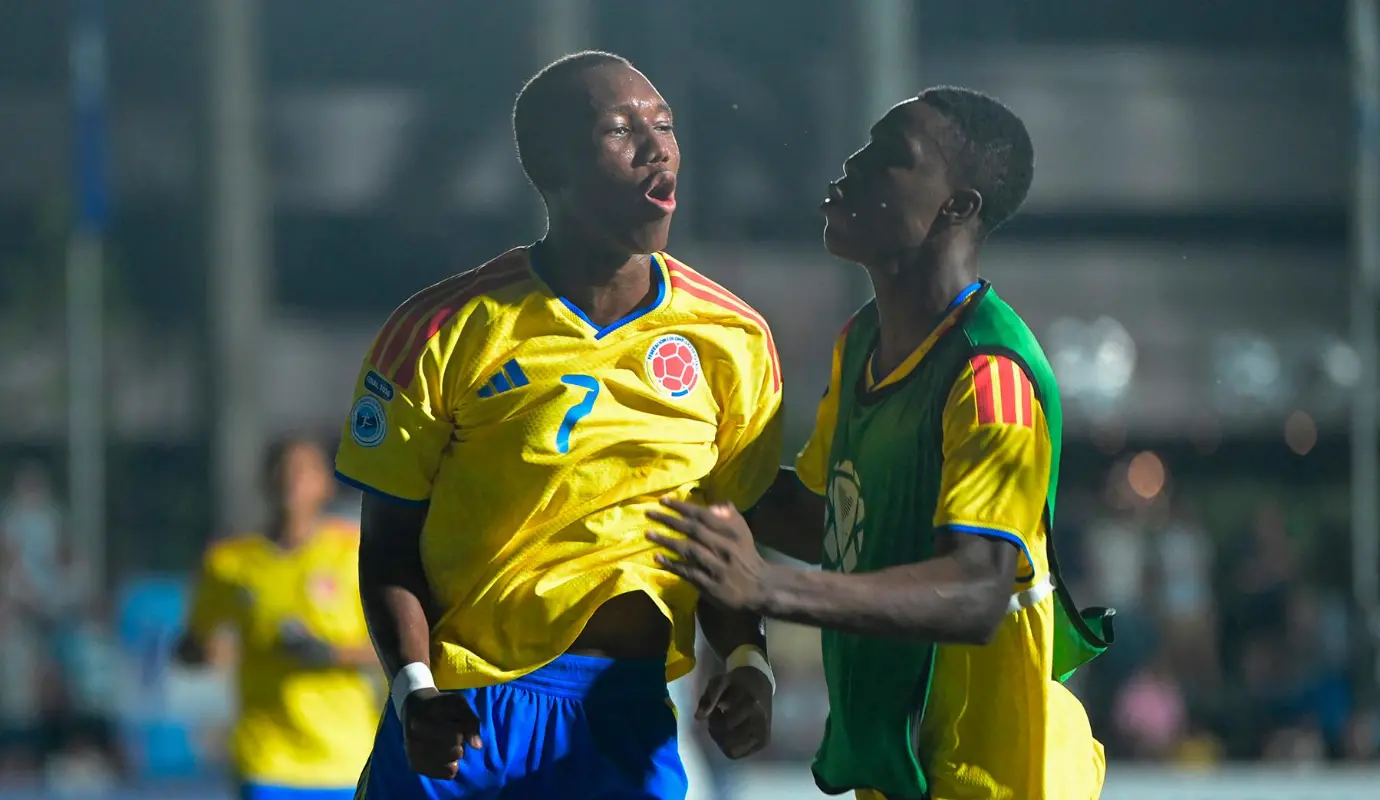 Cada uno de los goles fue celebrado con intensidad por los jugadores, quienes reflejaron en el campo el trabajo, la disciplina y el compromiso que los llevó a conquistar el campeonato. Foto: AFP