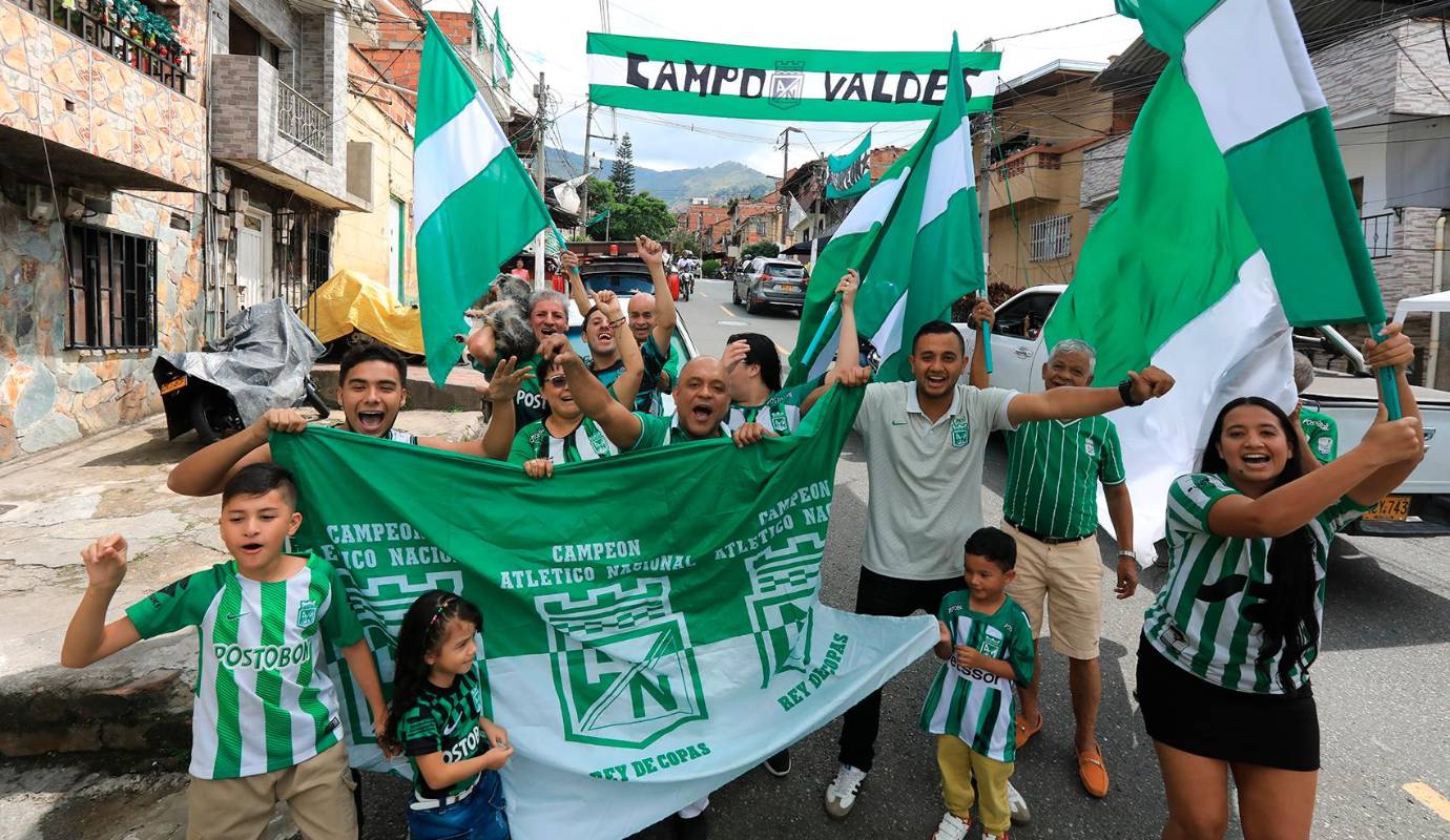 Los barrios de la ciudad, especialmente los alrededores del estadio Atanasio Girardot, se convirtió en el epicentro de la celebración. Foto: Esneyder Gutiérrez