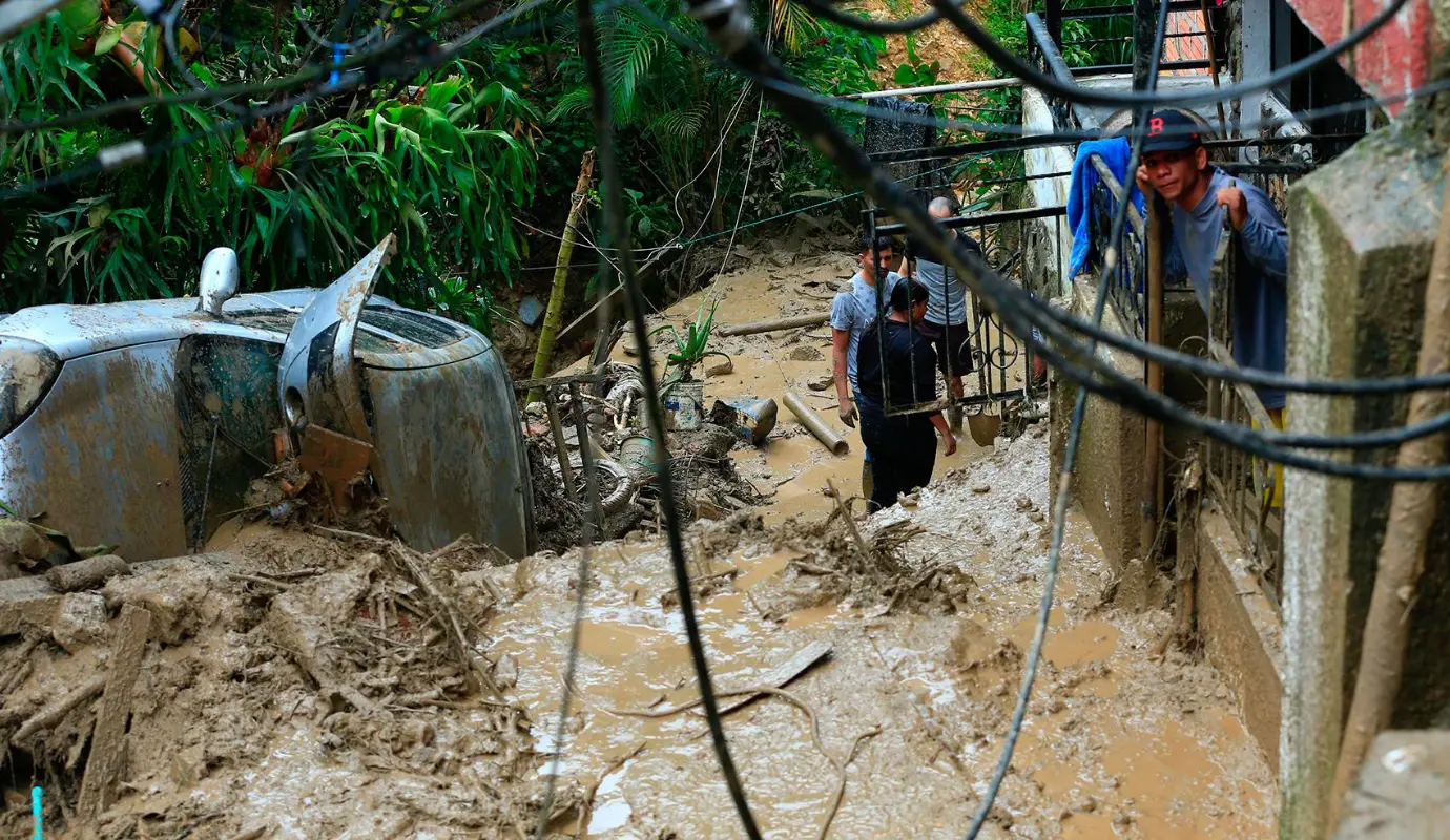 El Sistema de Alerta Temprana de Medellín y el Valle de Aburrá (Siata) indicó que las lluvias de la noche del domingo fueron de alta intensidad y se concentraron principalmente en los municipios del sur, siendo Itagüí uno de los más impactados. Foto: Camilo Suárez