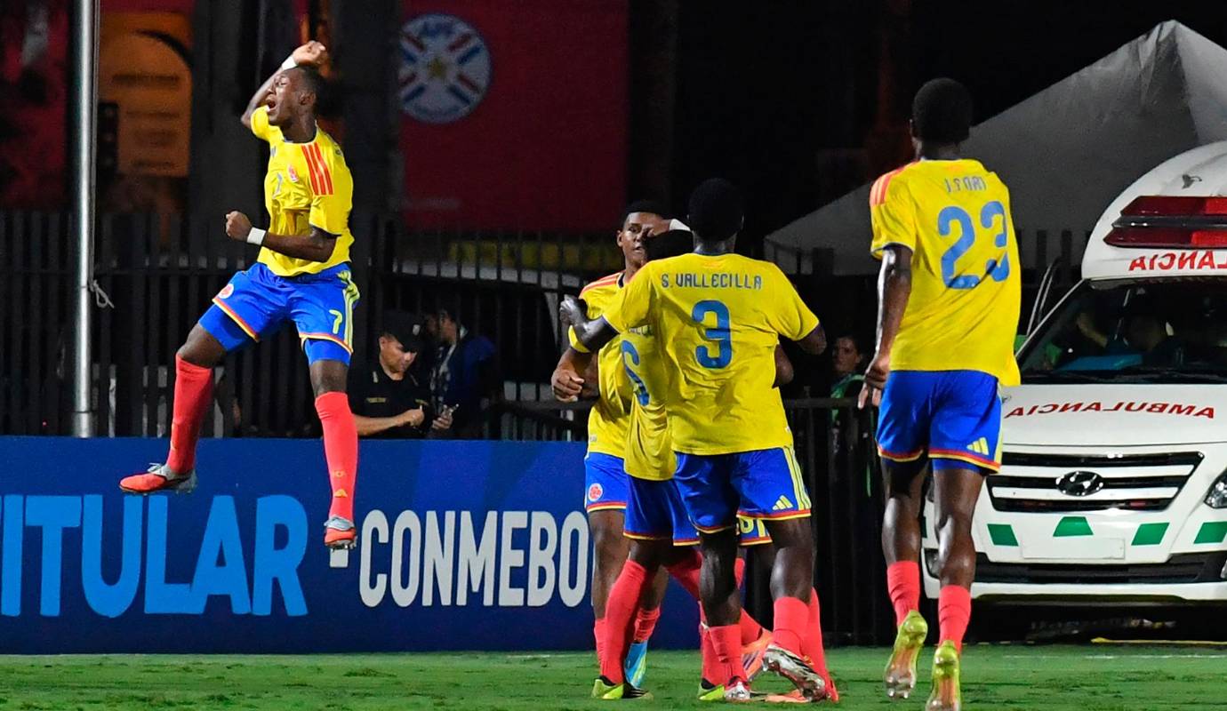 La Selección Colombia Sub-17 alcanzó la gloria continental este domingo tras vencer 4-0 a Argentina en la final del Sudamericano disputado en Paraguay. Foto: GETTY