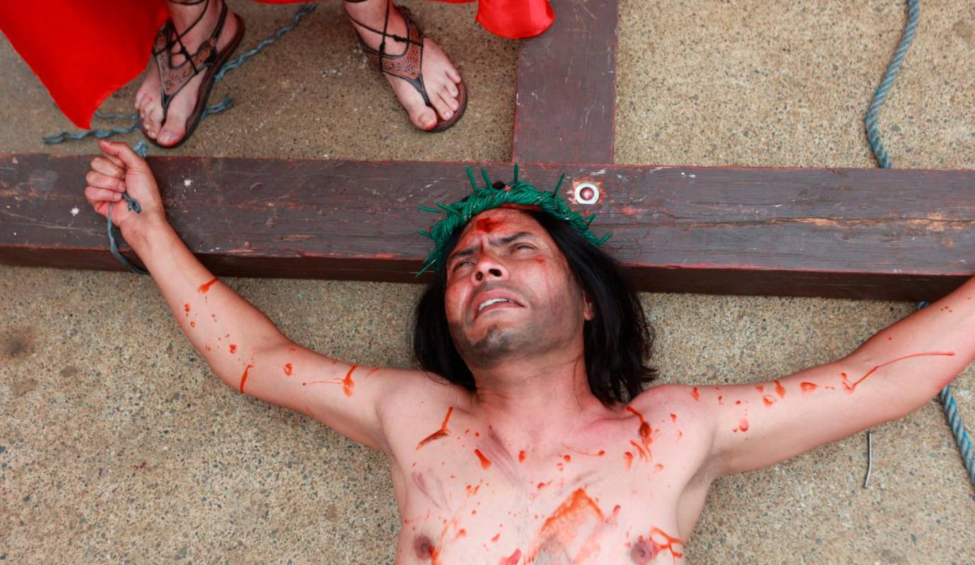 El principal objetivo de esta representación es fomentar la espiritualidad, especialmente entre los jóvenes de la comunidad. El Viacrucis atrae a turistas, así como a personas de diferentes barrios de Medellín, junto con la comunidad local que reside en el barrio. Foto: Manuel Saldarriaga