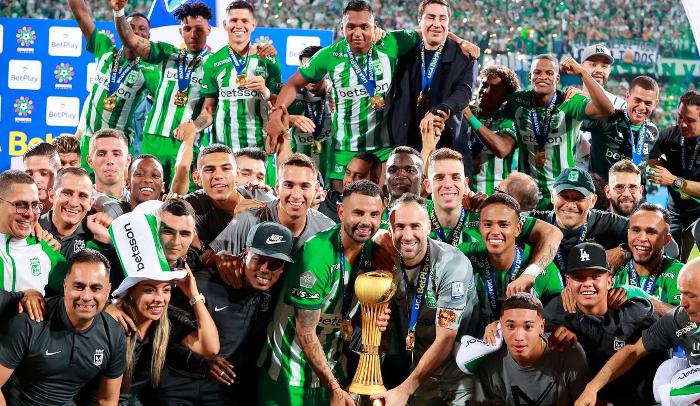 La fiesta verdolaga se desató en el estadio Atanasio Girardot. Atlético Nacional se coronó campeón de la Liga BetPlay 2024-II tras vencer 2-0 a Deportes Tolima en el partido de vuelta de la final. Foto: Manuel Saldarriaga
