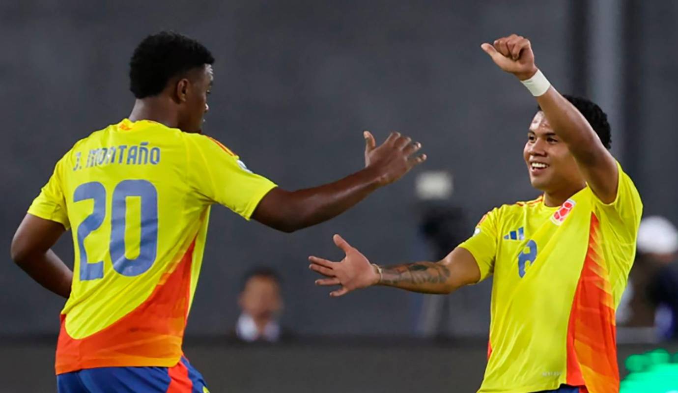 El partido, tuvo como grandes protagonistas Óscar Perea, Neyser Villarreal y Royner Benítez, quienes fueron los encargados de marcar los goles que dieron el triunfo a la ‘tricolor’. Foto: AFP