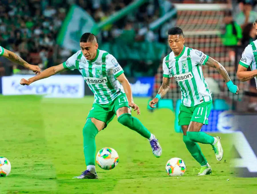 Juan Bauza, Camilo Cándido, Billy Arce y Facundo Batista, los cuatro extranjeros que Atlético Nacional puso en el campo ante Bucaramanga. FOTO CAMILO SUÁREZ 