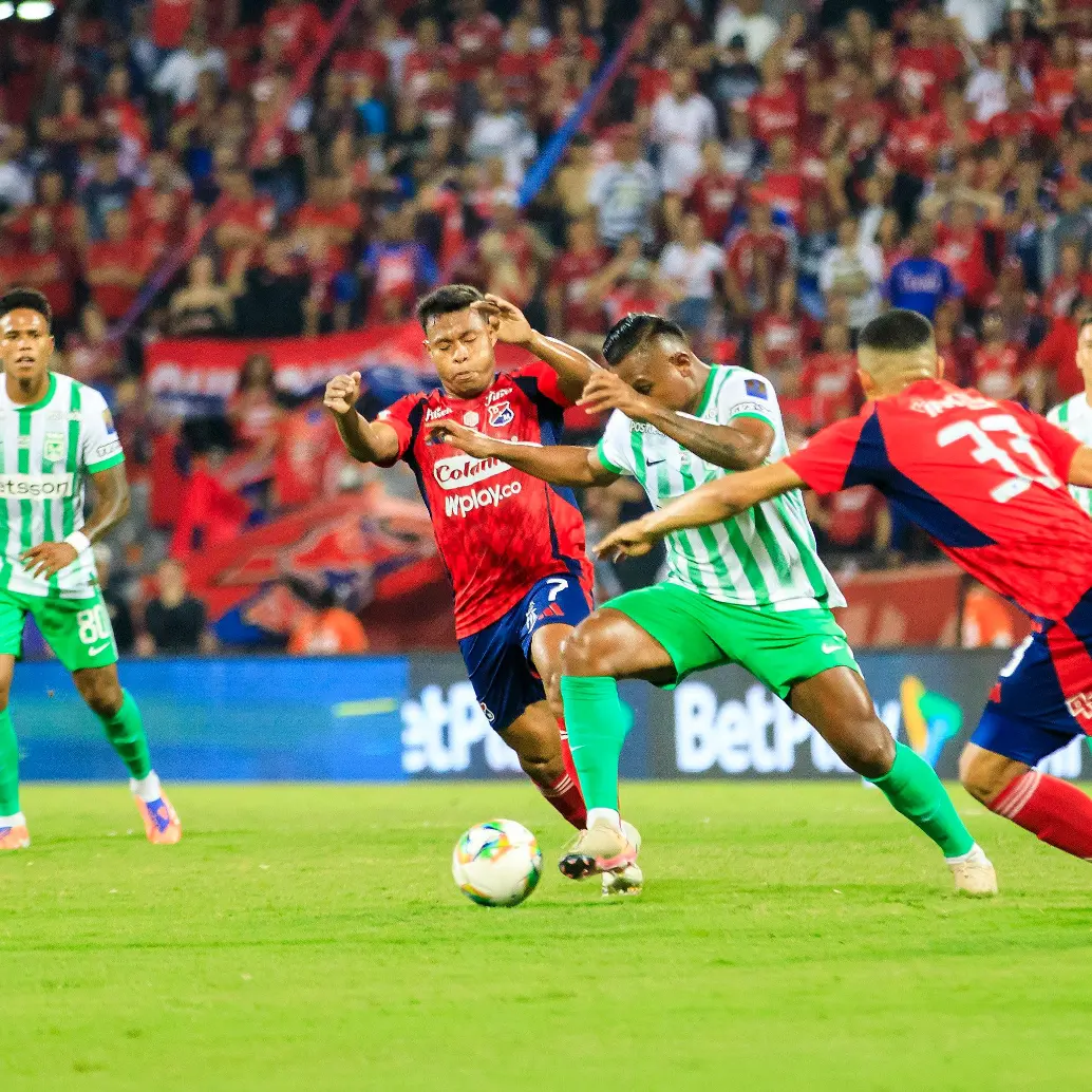 DIM y Nacional se enfrentan en el Atanasio. FOTO CAMILO SUÁREZ