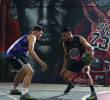 En la cancha Jordan de la tienda Sportage en el primer piso del centro comercial San Diego se juega uno de los baloncesto de mayor nivel en la ciudad, un gran espectáculo que busca al mejor de la región en el básquet callejero. FOTO MANUEL SALDARRIAGA