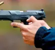 El Decreto 1368 de 2026 levantó la suspensión general de los permisos para portar armas en el país. FOTO: Colprensa