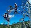 XM informó avances en el restablecimiento del servicio de energía en las regiones afectadas por el sismo del 10 de agosto. FOTO EL COLOMBIANO.