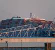 Así quedó la estructura del puente Francis Scott Key en Baltimore, Maryland, luego del choque de un barco de contenedores. FOTO AFP