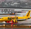 Pasajeros y agencias de viajes enfrentan incertidumbre tras la cancelación de operaciones de aerolíneas, mientras el sector pide mayores garantías al consumidor. FOTO AFP