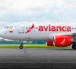 La aerolínea ofrece reacomodaciones, cambios sin penalidad y reembolsos, mientras trabaja para normalizar el servicio y evitar mayores impactos. FOTO: CORTESÍA AVIANCA