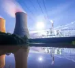 A diferencia de las fuentes renovables intermitentes, como la solar o la eólica, cuya producción depende de las condiciones climáticas, la energía nuclear ofrece un suministro constante y predecible, capaz de generar electricidad de base las 24 horas del día. Foto: Getty
