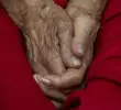 Las mujeres pueden recibir pensiones más bajas debido a menores ingresos y a interrupciones en sus trayectorias laborales que reducen las semanas cotizadas. Foto: Robinson Sáenz Vargas