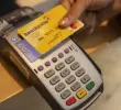 La Dian explicó que las tarjetas de crédito no constituyen depósitos de dinero propiedad del contribuyente, razón por la cual no pueden ser embargadas. Foto: Carlos Velásquez