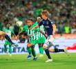 <p>En la imagen aparece Andrés Sarmiento, de Nacional, rodeado por dos defensores de Millonarios en uno de los últimos partidos entre ambos. </p><p><span class=mln_uppercase_mln>FOTO</span><b><span class=mln_uppercase_mln> Camilo Suárez</span></b><span class=mln_uppercase_mln> </span></p>