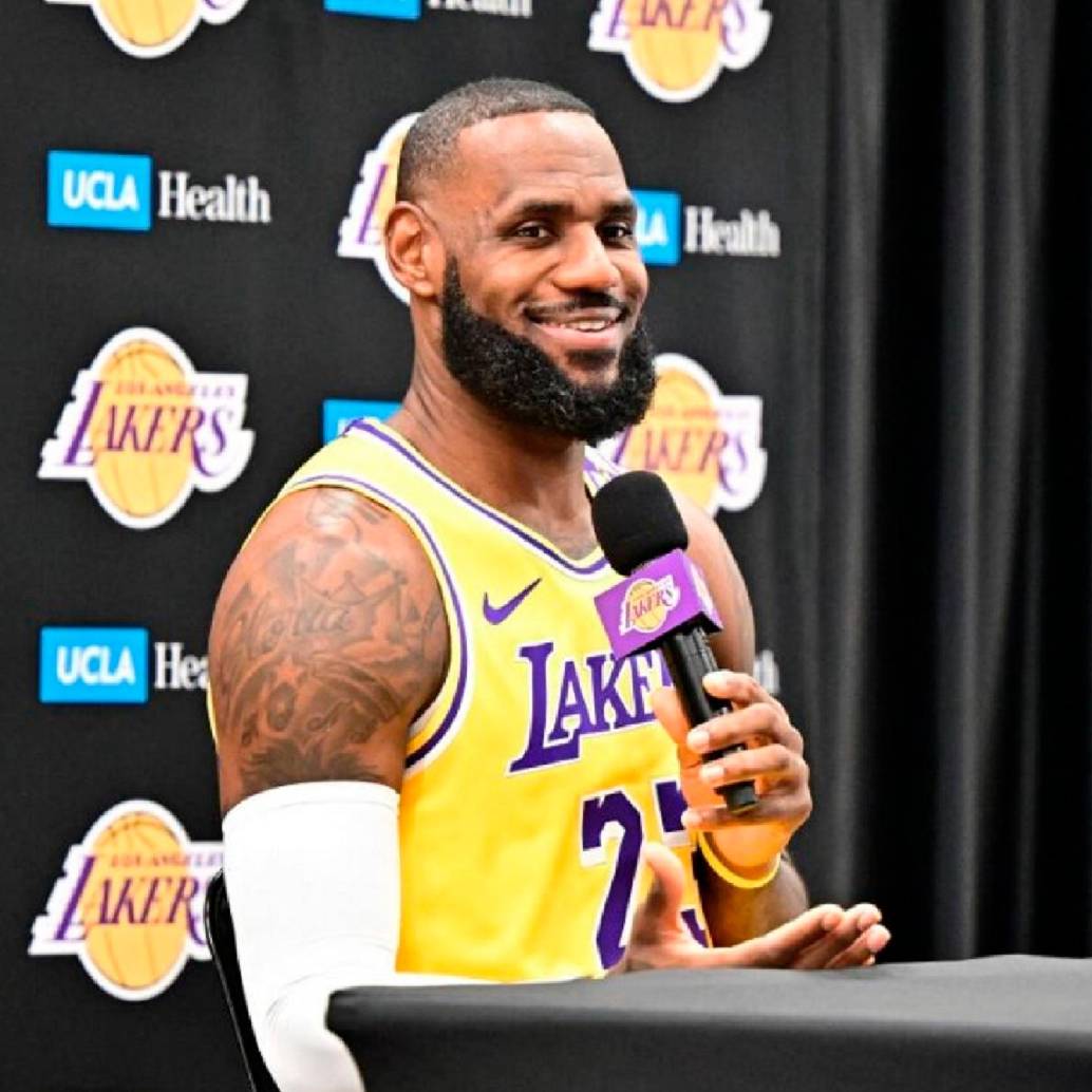 LeBron James, uno de los mejores jugadores en la historia de la NBA. FOTO: AFP