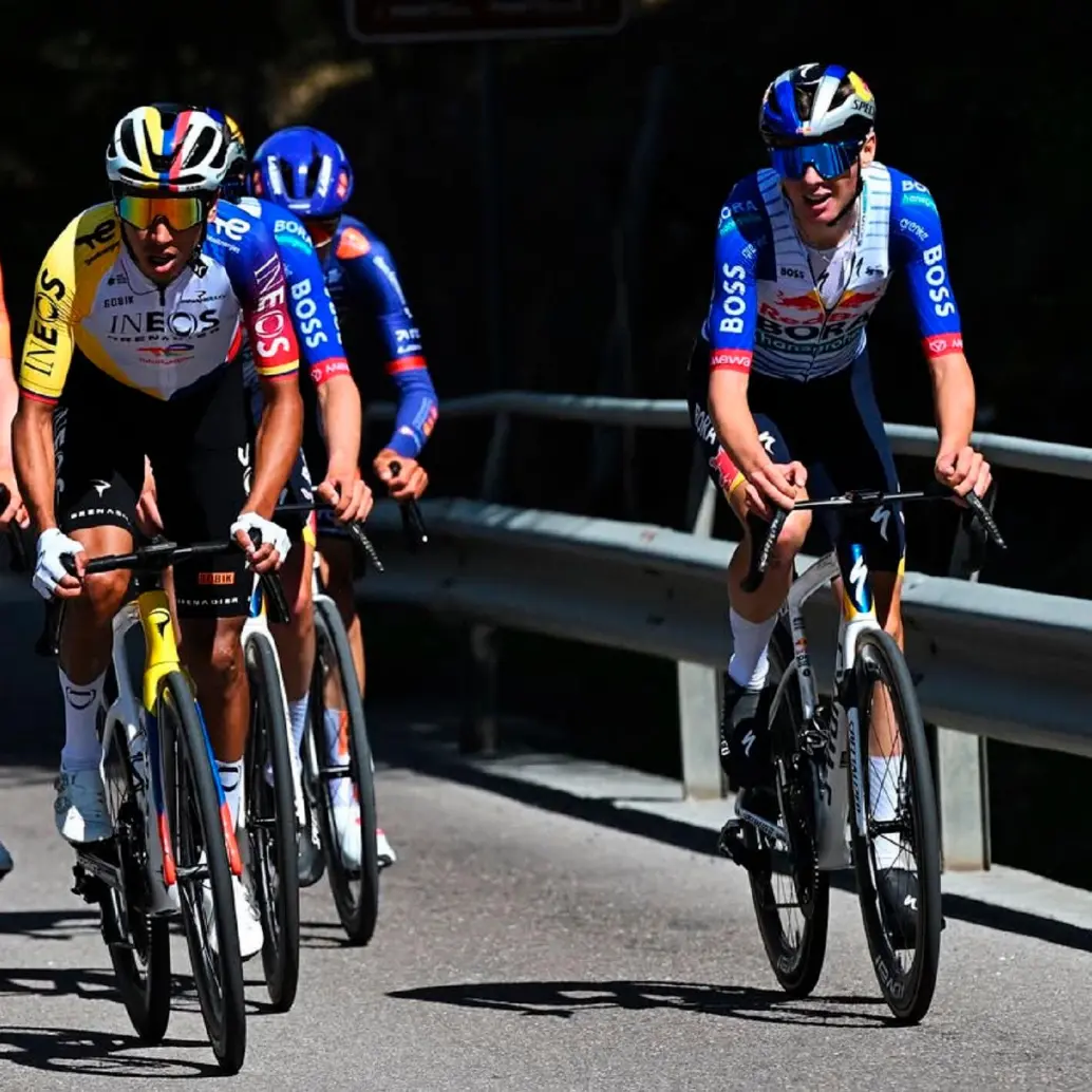 Egan, de 29 años de edad, vuelve a estar adelante del pelotón en Europa. En los Alpes evidencia gran nivel. FOTO INSTAGRAM EGAN 