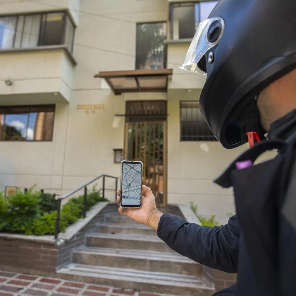 El domiciliario fue citado a un servicio falso en el barrio Laureles por un grupo de hombres que lo secuestraron. FOTO: Camilo Suárez