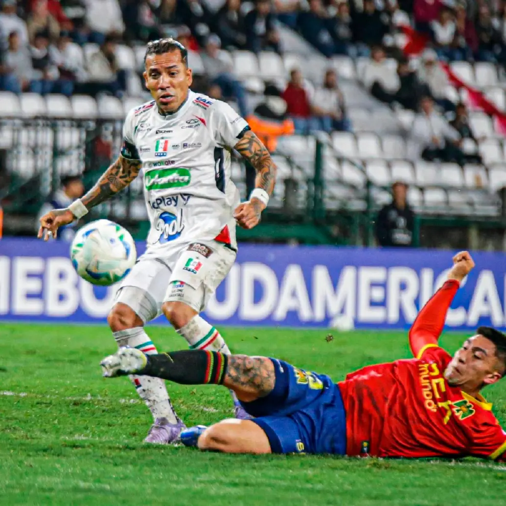 Dayro Moreno, entre los protagonistas del triunfo de Caldas ante Unión Española. FOTO X-ONCE CALDAS