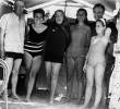 Jorge Luis Borges, M.E. Vázquez, S. Ocampo, C. Boldarin, Adolfo Bioy y Marta Bioy, el 21 de febrero de 1964, mientras disfrutaban de un rato de descanso en la playa. FOTO: Cortesía archivo particular