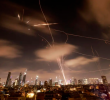 Mientras Israel celebra la destrucción de la sede de la seguridad iraní, la Media Luna Roja denunció un ataque en uno de sus edificios en Teherán. FOTO: AFP