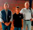 El niño fue entregado por los secuestradores a delegados de la Defensoría del Pueblo. FOTO: CORTESÍA.