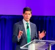 Kevin Warsh, un economista y banquero con amplia trayectoria, fue elegido para suceder a Jerome Powell al frente de la FED. FOTO Getty