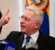Esta posición del expresidente Uribe coincide con su llamado a juicio el pasado 9 de abril por presunto soborno a testigos y fraude procesal. FOTO: Colprensa