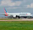 Un peatón invadió la pista y murió tras ser atropellado por un avión en EE. UU. Foto: imagen de referencia @americanair