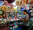 La tienda de barrio mantiene su peso en la economía popular: 540.233 micronegocios fueron contabilizados en 2024. FOTO EL COLOMBIANO