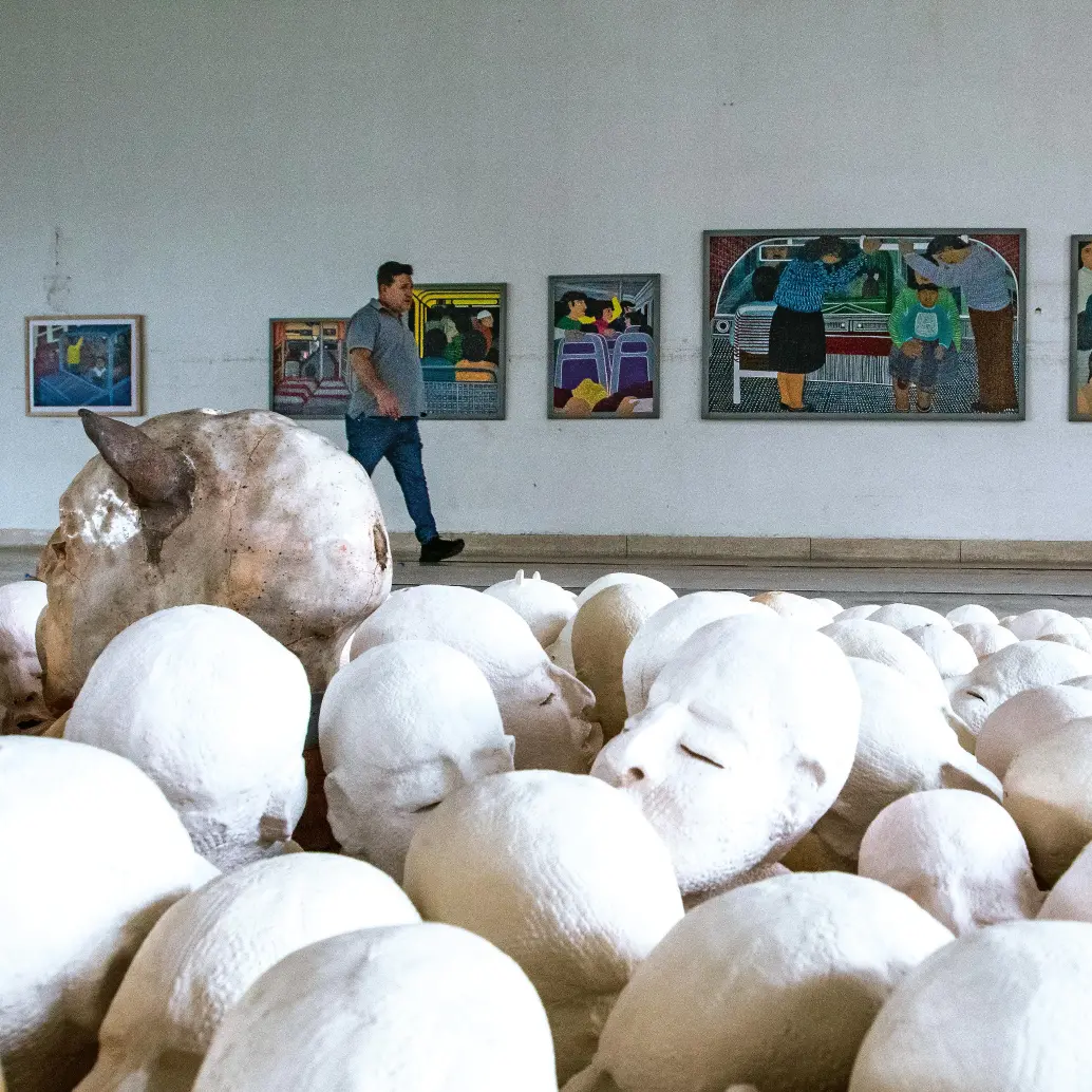 En 2025, la gobernación de Antioquia realizó la Bienal de Arte de Antioquia y Medellín, un evento en sintonía con las bienales organizadas por Coltejer a finales de los sesenta y principios de los setenta. FOTO Julio Herrera 