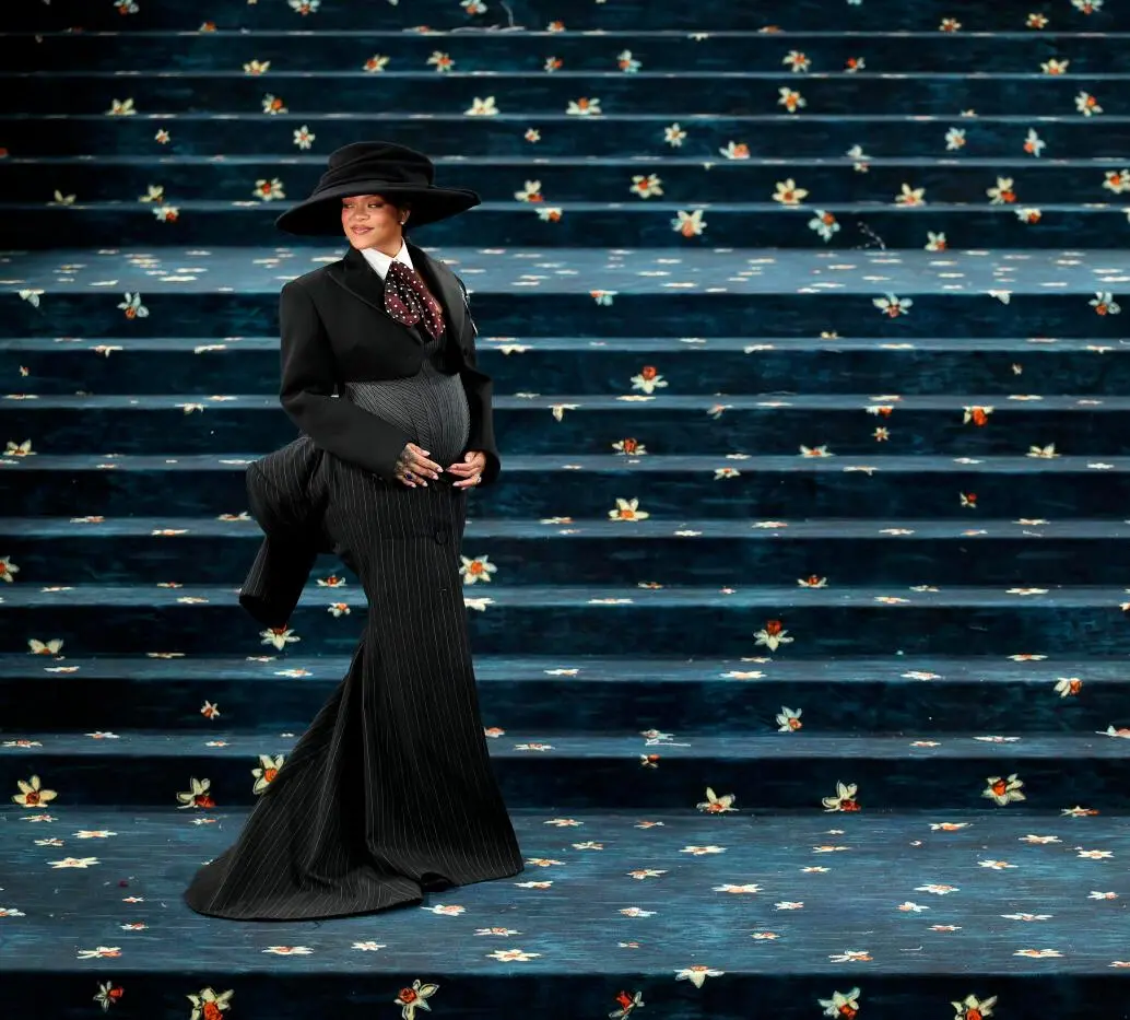 Esta es Rihanna en la MET Gala 2025. La temática de ese año fue “Tailored for You”. FOTO: Getty.