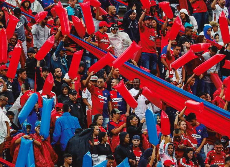 Es necesario el compromiso de todos, autoridades, hinchas, futbolistas para que la fiesta del fútbol se vuelva a vivir en paz en todos los estadios del país y así erradicar cualquier tipo de violencia. FOTO Jaime pérez