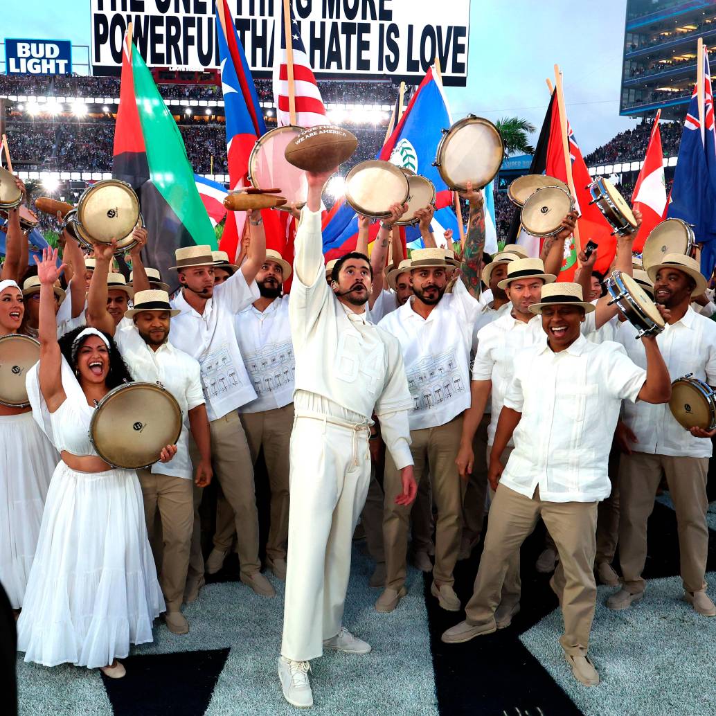 Con más de 140 millones de espectadores, la presentación de Bad Bunny en el show de medio tiempo del Super Bowl, se convirtió en la más vista de la historia. Foto: GETTY