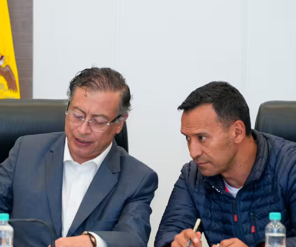 El presidente Gustavo Petro y el ministro de Defensa, Pedro Sánchez. Foto: Presidencia