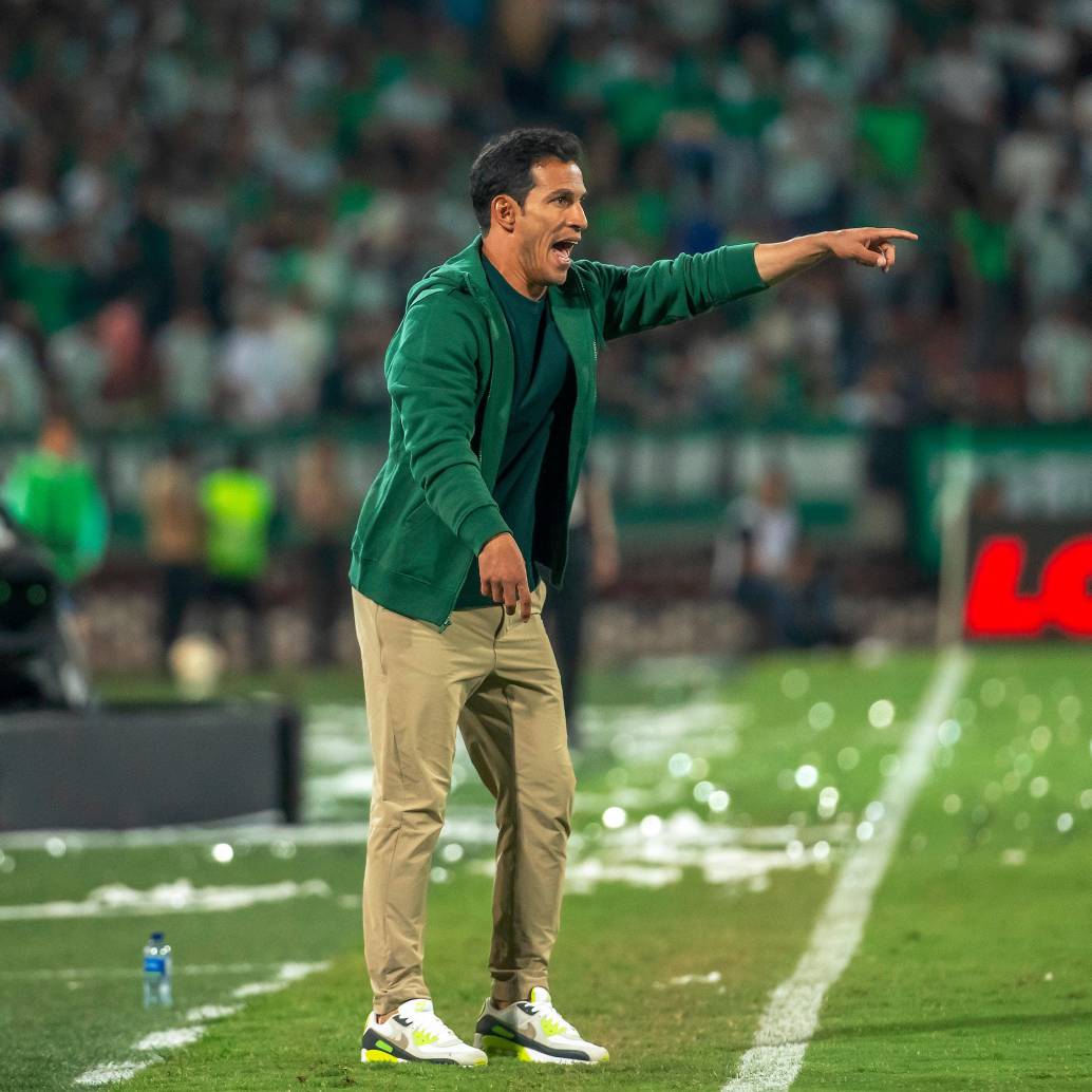 Todavía no se ha definido la continuidad de Diego Arias al frente del equipo, pero lo más probable es que acompañe al entrenador que elijan los directivos para asumir desde el año entrante. <span class="mln_uppercase_mln">FOTO</span> <b><span class="mln_uppercase_mln">Juan A. Sánchez</span></b> 