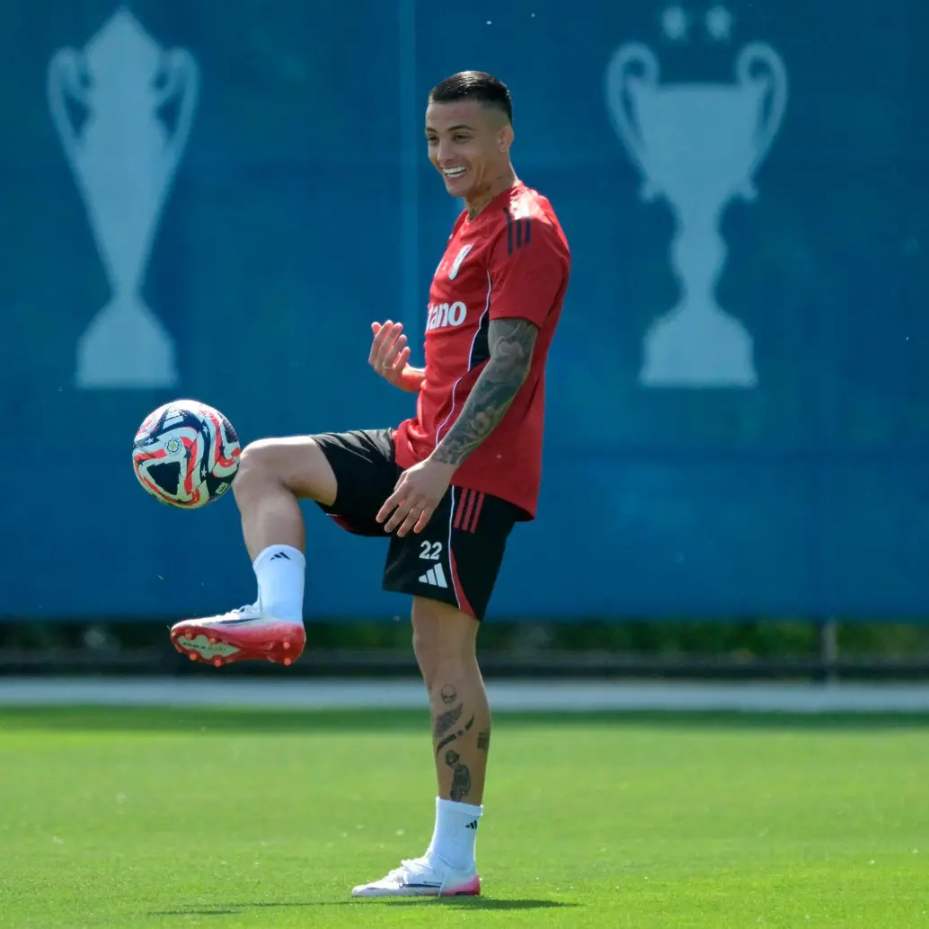 Kevin Castaño podría ser titular en el medio campo de River Plate para enfrentar al Urawa japonés. FOTO: AFP