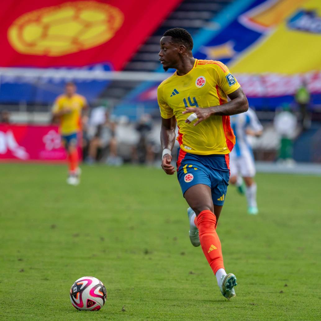 <p><b>Los analistas coinciden en que Jhon Durán es el delantero llamado a asumir el rol de goleador de la Selección.</b></p><p><b><span class="mln_uppercase_mln">FOTO Juan Antonio Sánchez</span></b></p>