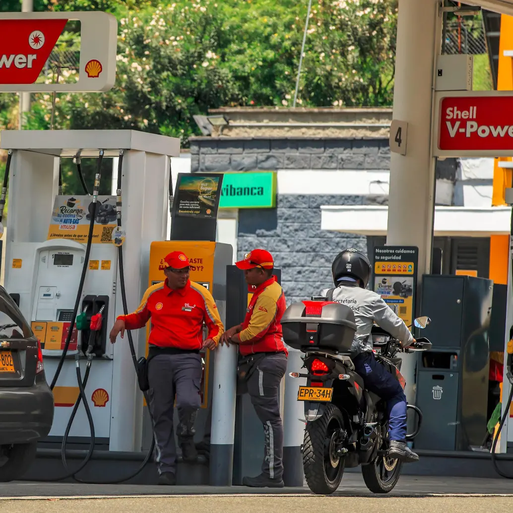 La gasolina subió cerca de $100 pesos en Colombia. 