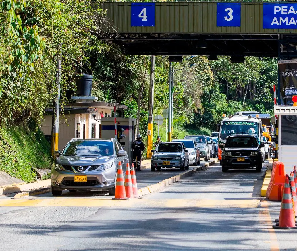 El peaje de Amagá es el principal cuello de botella del corredor de cuarta generación que conecta con el Suroeste antioqueño. FOTO: JULIO CÉSAR HERRERA